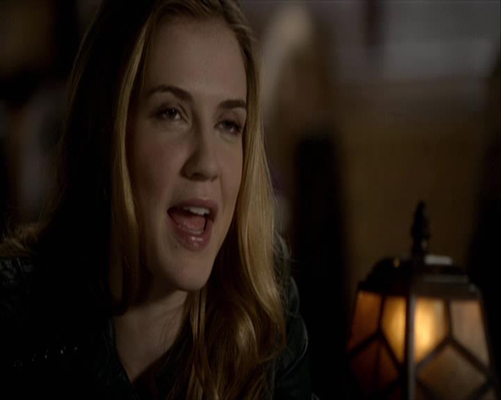 VampireDiariesWorld-dot-org_Seizoen2-DVDExtras-ThePerfectLoveTriangle-VampiresWerewolvesWitches0419.jpg