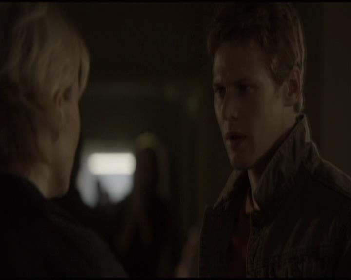 VampireDiariesWorld-dot-org_Seizoen2-DVDScenes-2x01TheReturn0011.jpg