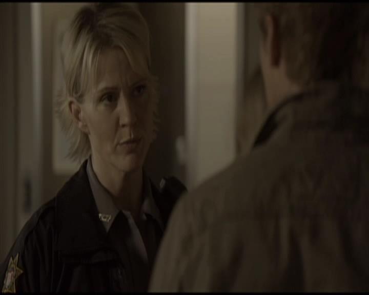 VampireDiariesWorld-dot-org_Seizoen2-DVDScenes-2x01TheReturn0017.jpg