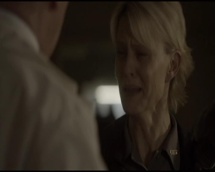 VampireDiariesWorld-dot-org_Seizoen2-DVDScenes-2x01TheReturn0044.jpg