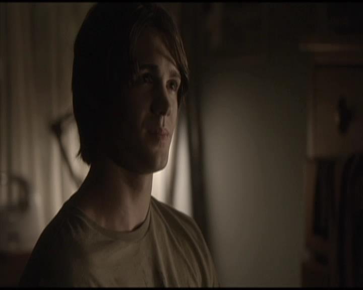 VampireDiariesWorld-dot-org_Seizoen2-DVDScenes-2x01TheReturn0084.jpg