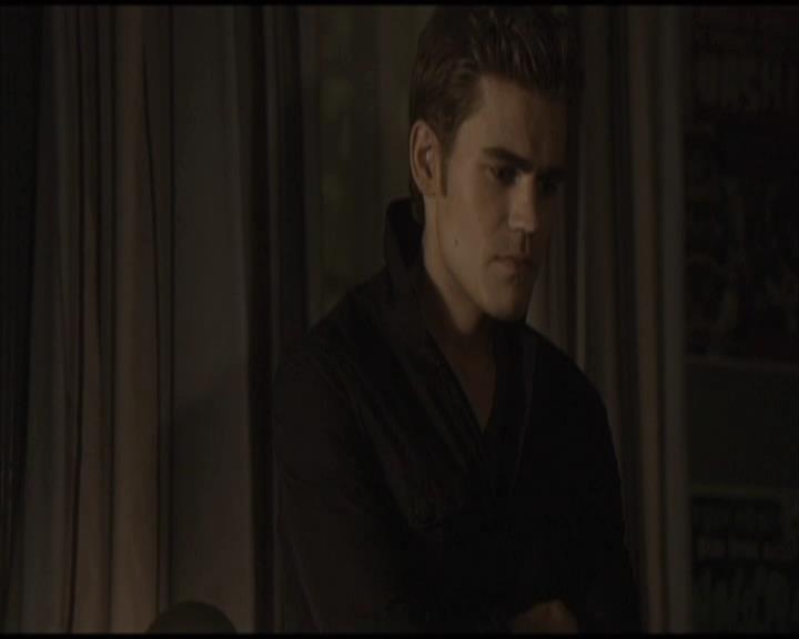 VampireDiariesWorld-dot-org_Seizoen2-DVDScenes-2x01TheReturn0085.jpg