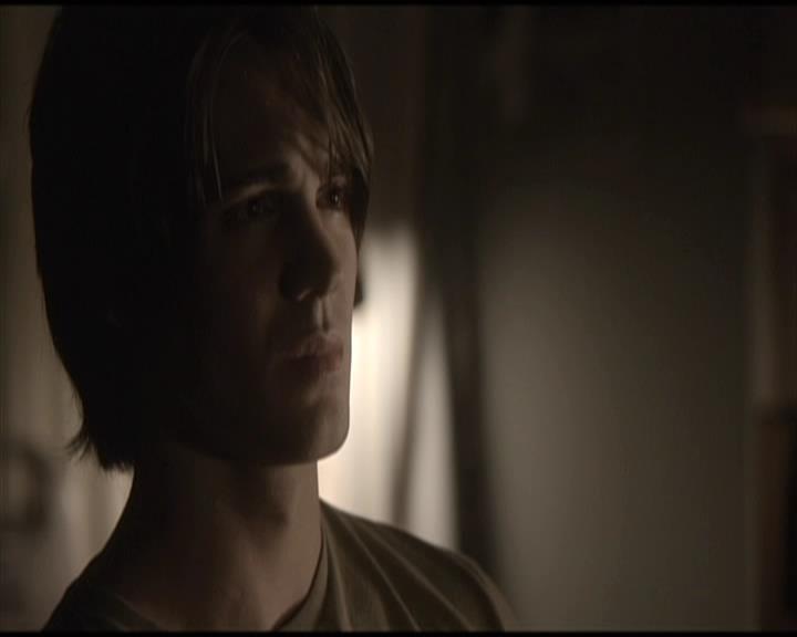 VampireDiariesWorld-dot-org_Seizoen2-DVDScenes-2x01TheReturn0099.jpg