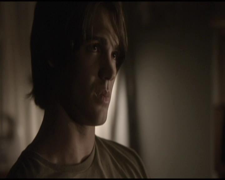 VampireDiariesWorld-dot-org_Seizoen2-DVDScenes-2x01TheReturn0123.jpg