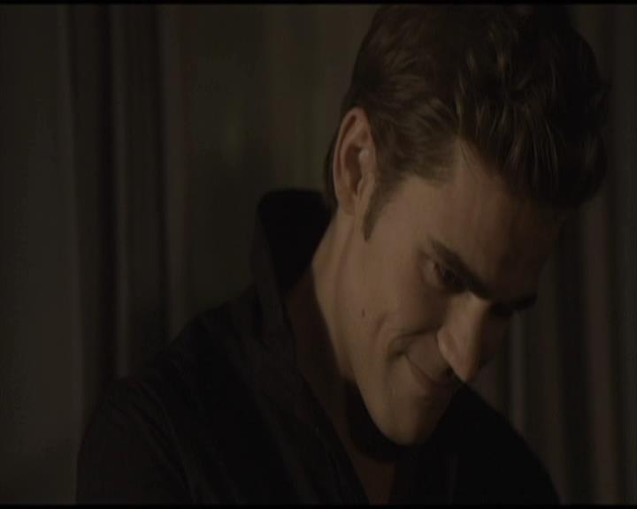 VampireDiariesWorld-dot-org_Seizoen2-DVDScenes-2x01TheReturn0127.jpg