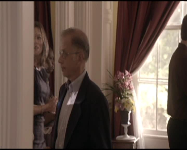 VampireDiariesWorld-dot-org_Seizoen2-DVDScenes-2x01TheReturn0149.jpg