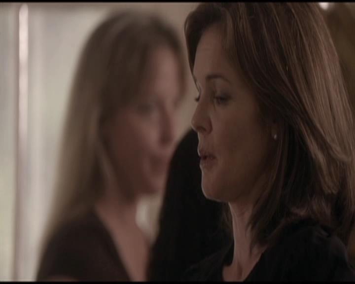 VampireDiariesWorld-dot-org_Seizoen2-DVDScenes-2x01TheReturn0156.jpg