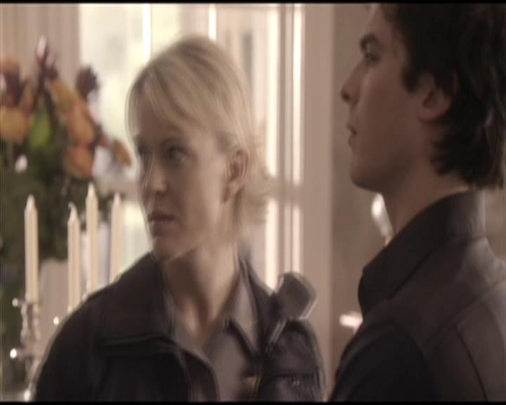 VampireDiariesWorld-dot-org_Seizoen2-DVDScenes-2x01TheReturn0162.jpg