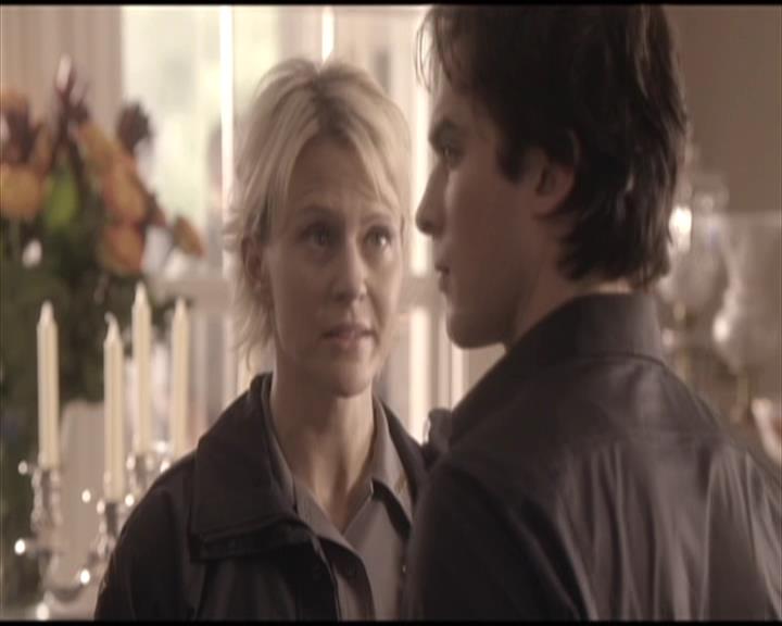 VampireDiariesWorld-dot-org_Seizoen2-DVDScenes-2x01TheReturn0171.jpg