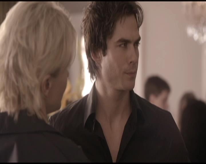 VampireDiariesWorld-dot-org_Seizoen2-DVDScenes-2x01TheReturn0175.jpg