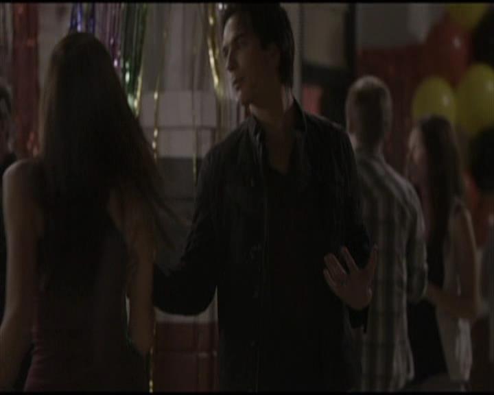 VampireDiariesWorld-dot-org_Seizoen2-DVDScenes-2x02BraveNewWorld0023.jpg