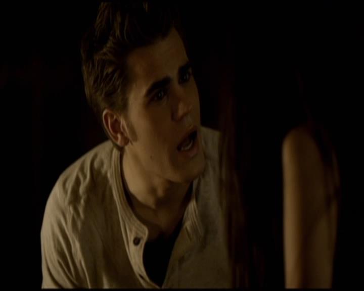 VampireDiariesWorld-dot-org_Seizoen2-DVDScenes-2x11ByTheLightOfTheMoon0095.jpg