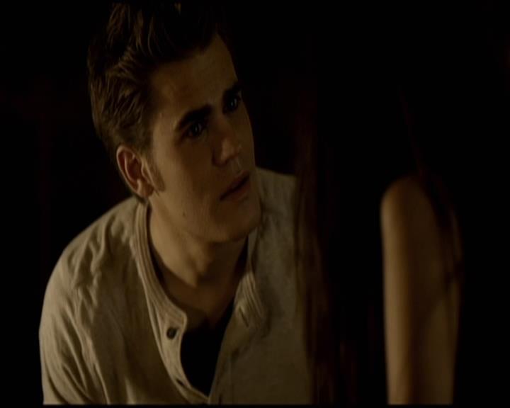 VampireDiariesWorld-dot-org_Seizoen2-DVDScenes-2x11ByTheLightOfTheMoon0096.jpg