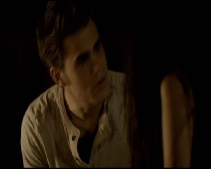 VampireDiariesWorld-dot-org_Seizoen2-DVDScenes-2x11ByTheLightOfTheMoon0097.jpg