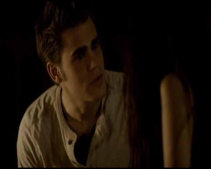 VampireDiariesWorld-dot-org_Seizoen2-DVDScenes-2x11ByTheLightOfTheMoon0098.jpg