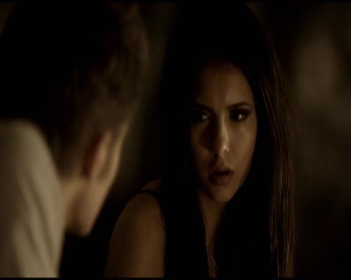 VampireDiariesWorld-dot-org_Seizoen2-DVDScenes-2x11ByTheLightOfTheMoon0099.jpg