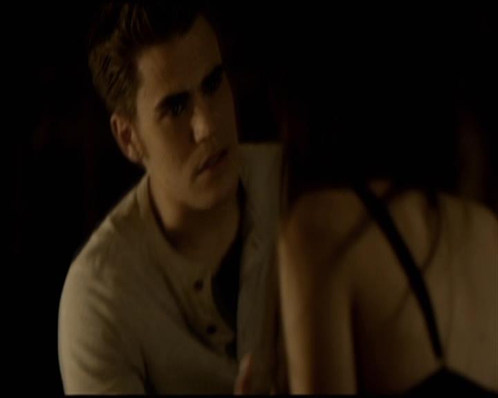 VampireDiariesWorld-dot-org_Seizoen2-DVDScenes-2x11ByTheLightOfTheMoon0110.jpg