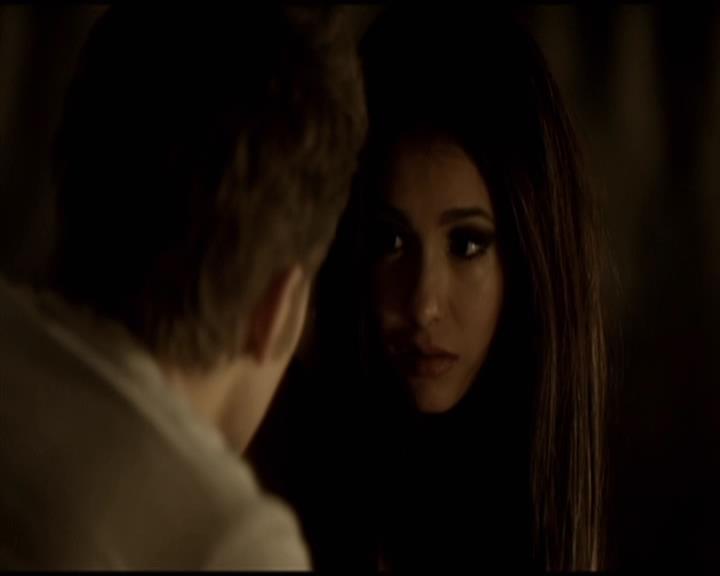 VampireDiariesWorld-dot-org_Seizoen2-DVDScenes-2x11ByTheLightOfTheMoon0118.jpg