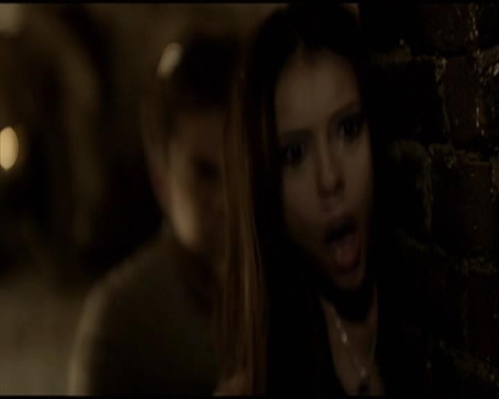 VampireDiariesWorld-dot-org_Seizoen2-DVDScenes-2x11ByTheLightOfTheMoon0150.jpg