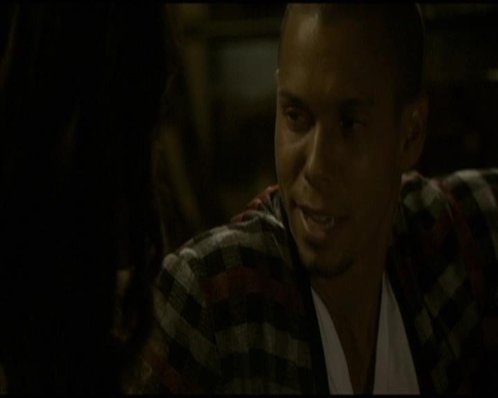 VampireDiariesWorld-dot-org_Seizoen2-DVDScenes-2x11ByTheLightOfTheMoon0201.jpg