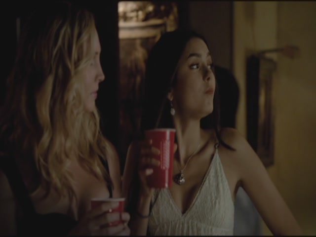 VampireDiariesWorld-dot-org-TVD_3x01TheBirthday1148.jpg