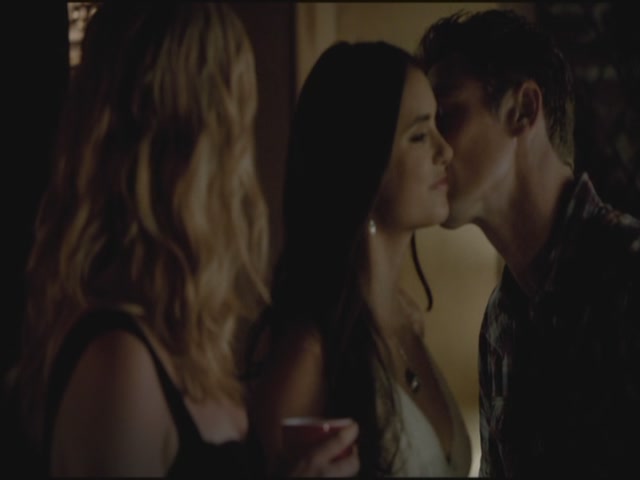 VampireDiariesWorld-dot-org-TVD_3x01TheBirthday1151.jpg