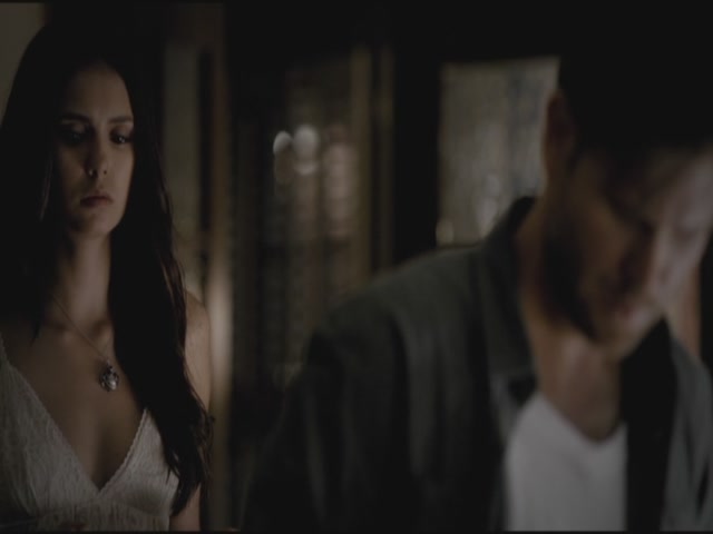 VampireDiariesWorld-dot-org-TVD_3x01TheBirthday1992.jpg