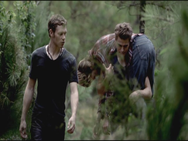 VampireDiariesWorld-dot-org-TVD_3x02TheHybrid2395.jpg