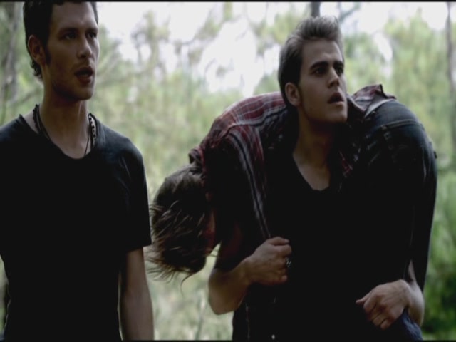 VampireDiariesWorld-dot-org-TVD_3x02TheHybrid2416.jpg