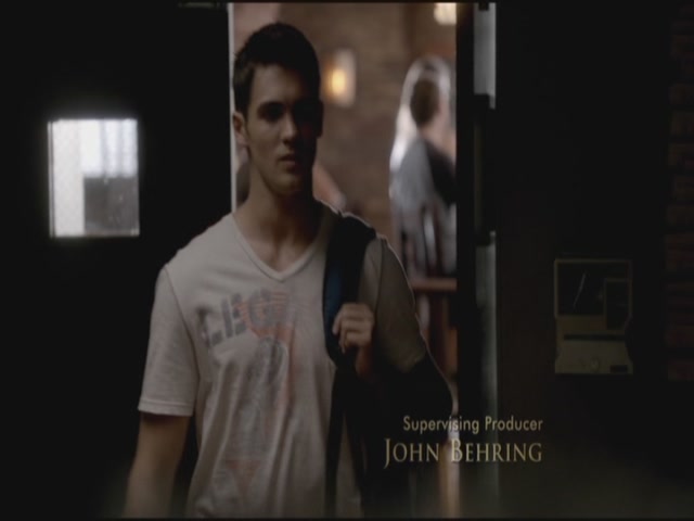 VampireDiariesWorld-dot-org-TVD_3x02TheHybrid2561.jpg