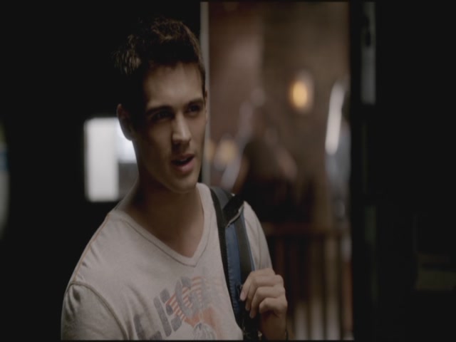 VampireDiariesWorld-dot-org-TVD_3x02TheHybrid2567.jpg