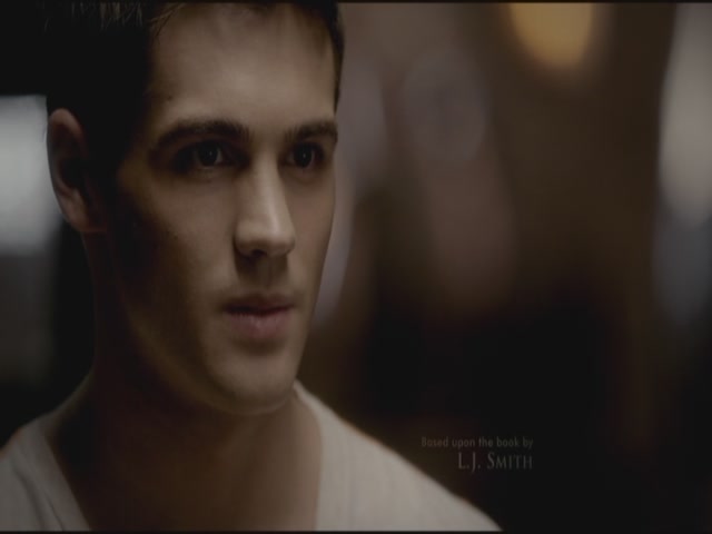 VampireDiariesWorld-dot-org-TVD_3x02TheHybrid2600.jpg