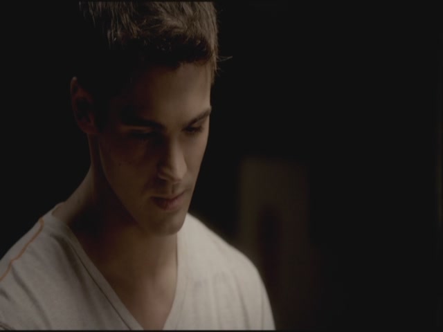 VampireDiariesWorld-dot-org-TVD_3x02TheHybrid2610.jpg