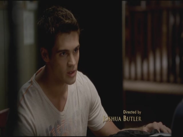 VampireDiariesWorld-dot-org-TVD_3x02TheHybrid2622.jpg