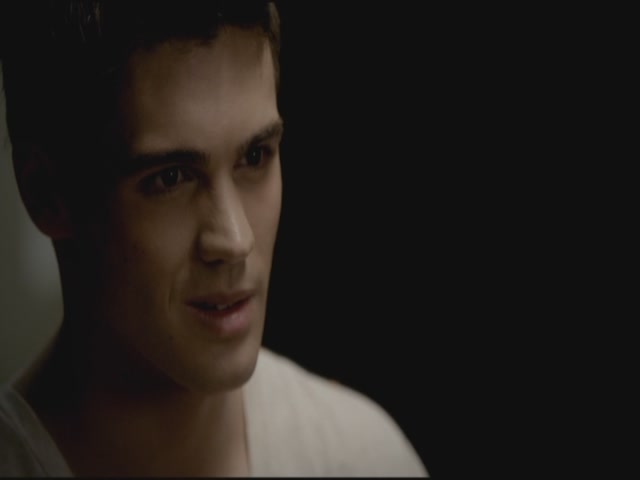 VampireDiariesWorld-dot-org-TVD_3x02TheHybrid2634.jpg