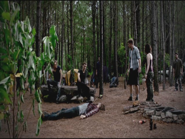 VampireDiariesWorld-dot-org-TVD_3x02TheHybrid2718.jpg