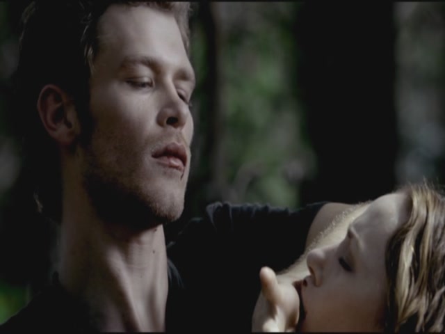 VampireDiariesWorld-dot-org-TVD_3x02TheHybrid2790.jpg