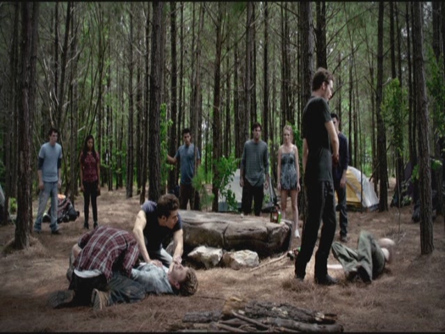 VampireDiariesWorld-dot-org-TVD_3x02TheHybrid2797.jpg