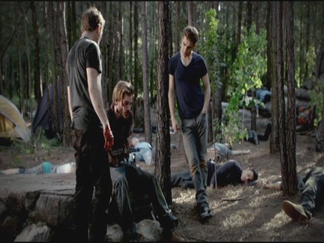 VampireDiariesWorld-dot-org-TVD_3x02TheHybrid3055.jpg