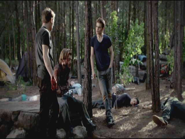 VampireDiariesWorld-dot-org-TVD_3x02TheHybrid3063.jpg