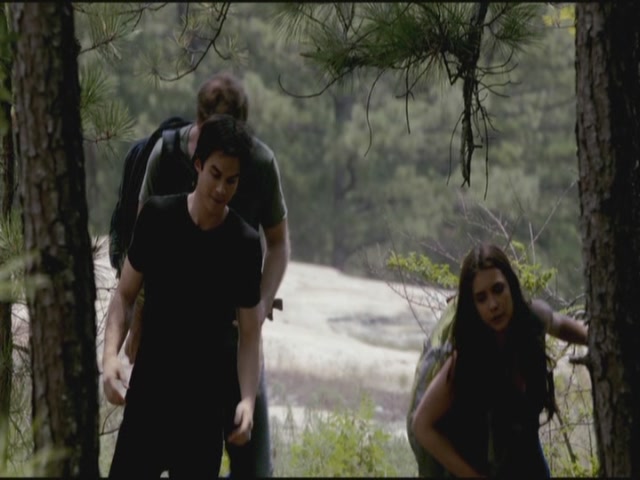 VampireDiariesWorld-dot-org-TVD_3x02TheHybrid3233.jpg