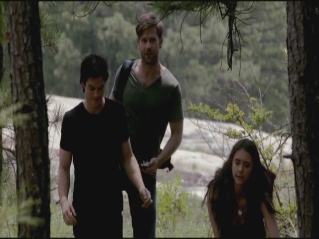 VampireDiariesWorld-dot-org-TVD_3x02TheHybrid3234.jpg