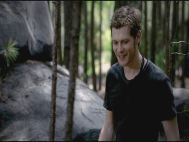 VampireDiariesWorld-dot-org-TVD_3x02TheHybrid3276.jpg