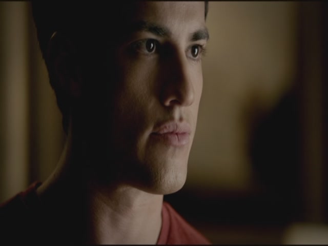 VampireDiariesWorld-dot-org-TVD_3x02TheHybrid3358.jpg