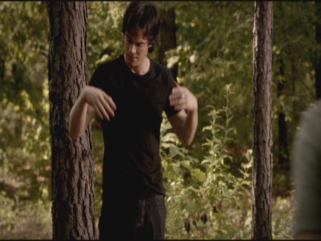 VampireDiariesWorld-dot-org-TVD_3x02TheHybrid3422.jpg