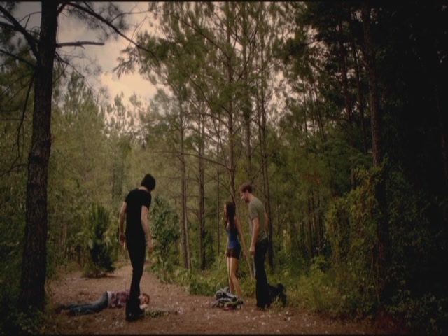 VampireDiariesWorld-dot-org-TVD_3x02TheHybrid3423.jpg