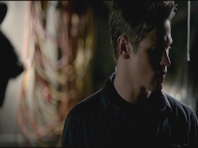 VampireDiariesWorld-dot-org-TVD_3x02TheHybrid3441.jpg