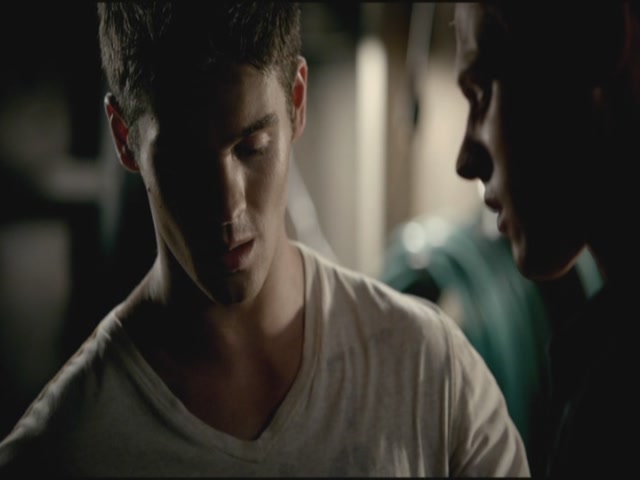 VampireDiariesWorld-dot-org-TVD_3x02TheHybrid3471.jpg