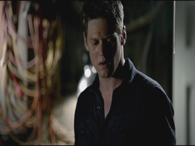 VampireDiariesWorld-dot-org-TVD_3x02TheHybrid3504.jpg