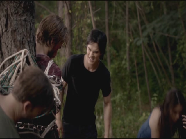 VampireDiariesWorld-dot-org-TVD_3x02TheHybrid3518.jpg